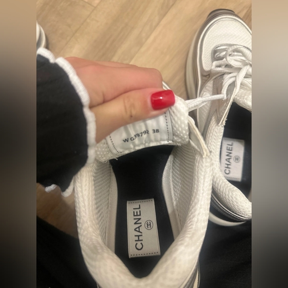Chanel CC Logo Sneakers - Picture 6 of 8